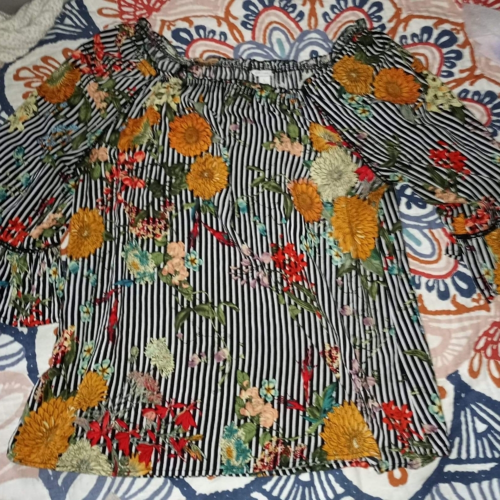 A beautiful shirt for spring 🌻
